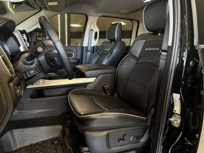 2500 LARAMIE 6.7 NIGHT ED TURBO CD 4X4 DIESEL 4P AUTOMÁTICO - 2024 - DOIS IRMãOS