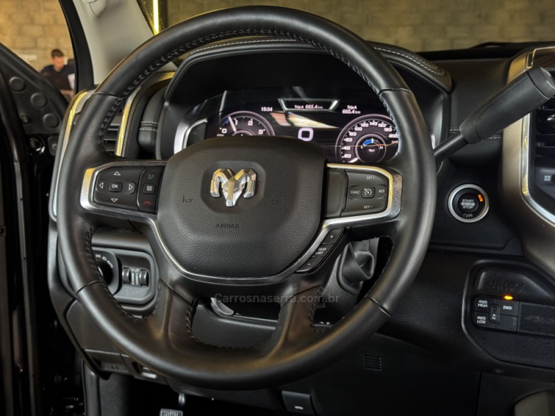 2500 LARAMIE 6.7 NIGHT ED TURBO CD 4X4 DIESEL 4P AUTOMÁTICO - 2024 - DOIS IRMãOS