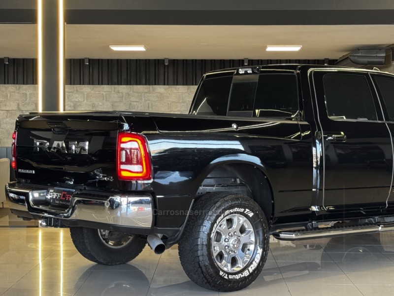 2500 LARAMIE 6.7 NIGHT ED TURBO CD 4X4 DIESEL 4P AUTOMÁTICO - 2024 - DOIS IRMãOS
