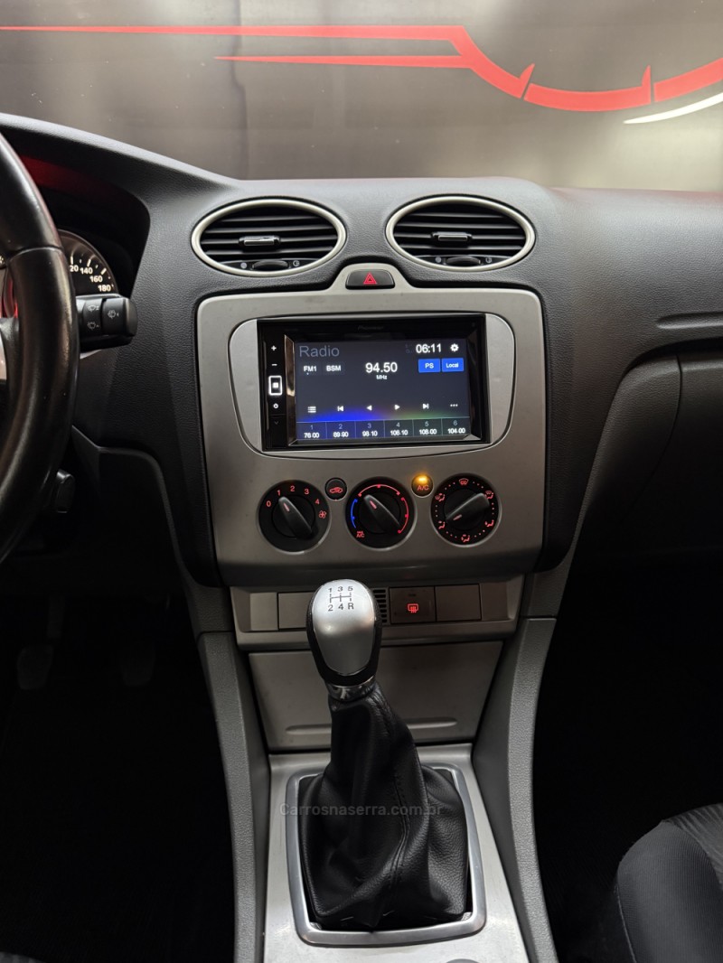 FOCUS 1.6 GLX 16V FLEX 4P MANUAL - 2013 - FARROUPILHA