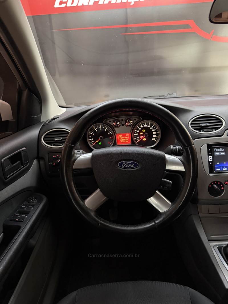 FOCUS 1.6 GLX 16V FLEX 4P MANUAL - 2013 - FARROUPILHA