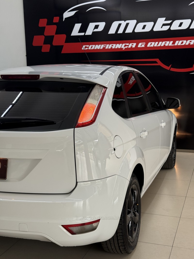 FOCUS 1.6 GLX 16V FLEX 4P MANUAL - 2013 - FARROUPILHA
