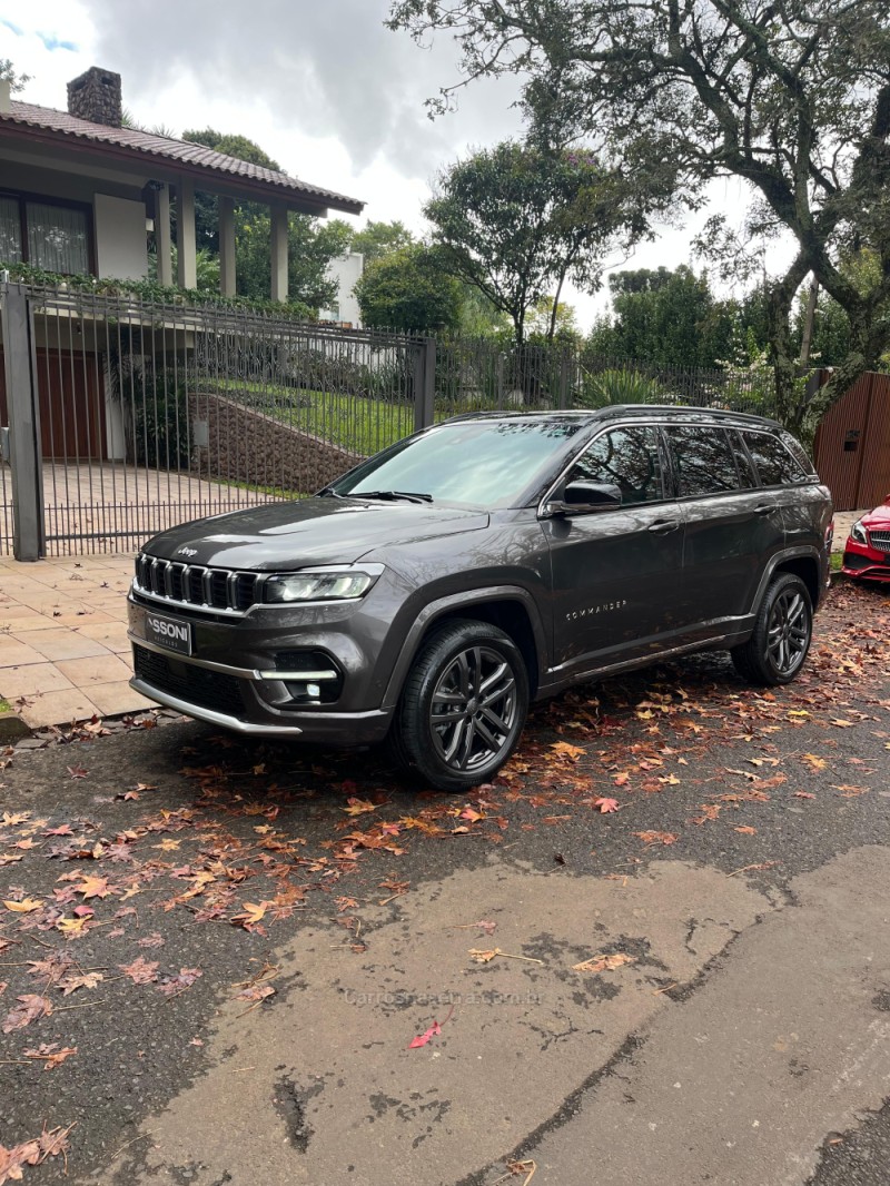COMMANDER 2.0 OVERLAND HURRICANE 4X4 TURBO GASOLINA 4P AUTOMÁTICO