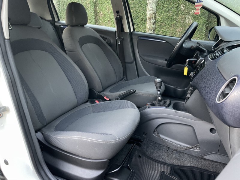 PUNTO 1.4 ATTRACTIVE 8V FLEX 4P MANUAL - 2014 - CAXIAS DO SUL