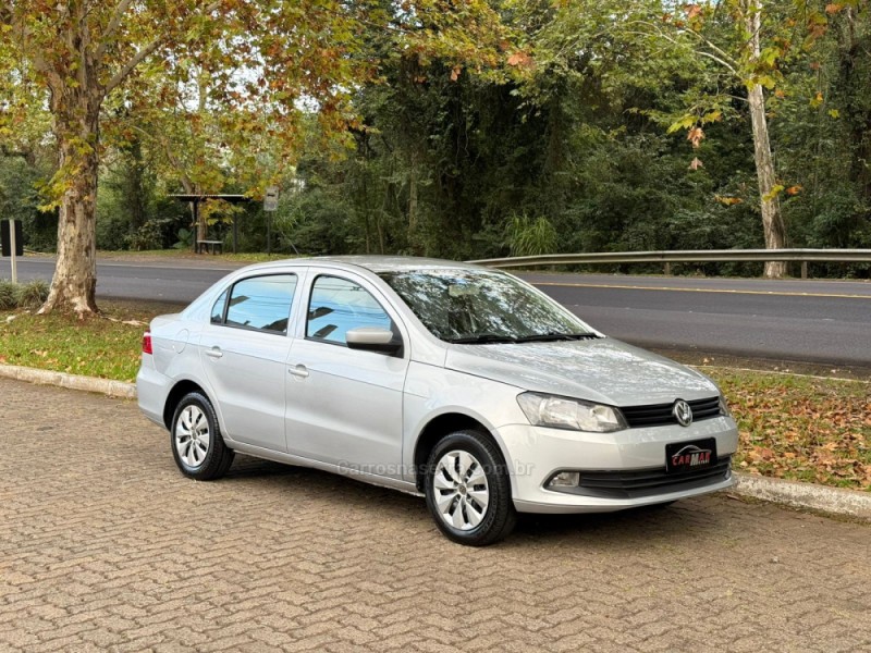 VOYAGE 1.6 MI TRENDLINE 8V FLEX 4P MANUAL - 2015 - DOIS IRMãOS