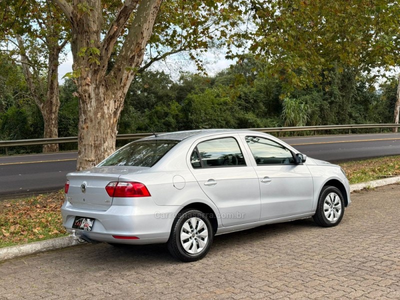 VOYAGE 1.6 MI TRENDLINE 8V FLEX 4P MANUAL - 2015 - DOIS IRMãOS