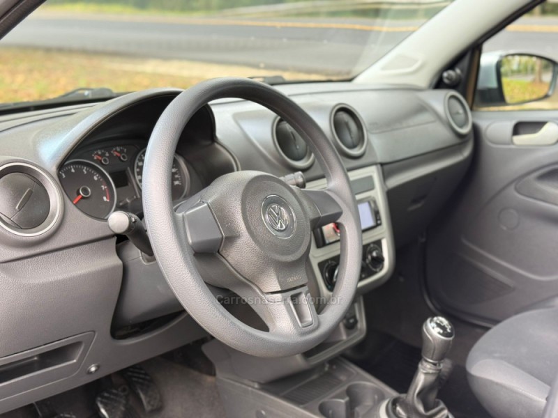 VOYAGE 1.6 MI TRENDLINE 8V FLEX 4P MANUAL - 2015 - DOIS IRMãOS