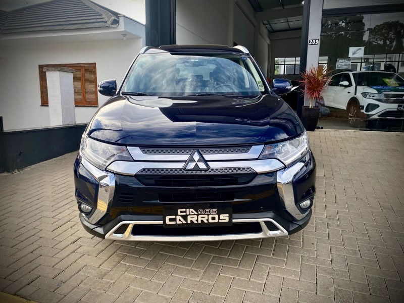 OUTLANDER 2.0 MIVEC HPE GASOLINA 4P AUTOMÁTICO - 2019 - LAJEADO