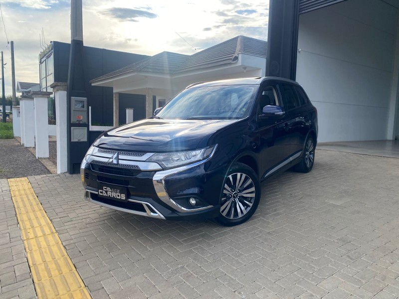 OUTLANDER 2.0 MIVEC HPE GASOLINA 4P AUTOMÁTICO - 2019 - LAJEADO