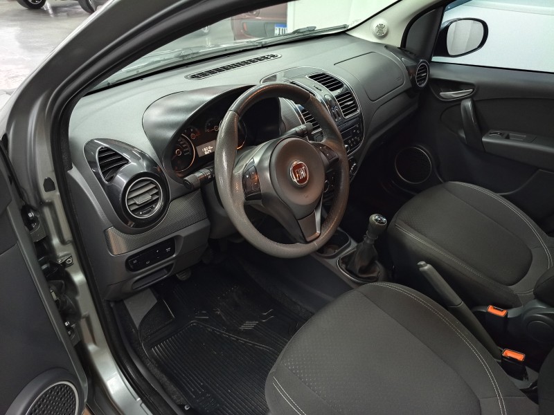 SIENA 1.4 MPI ATTRACTIVE 8V FLEX 4P MANUAL - 2015 - CAXIAS DO SUL