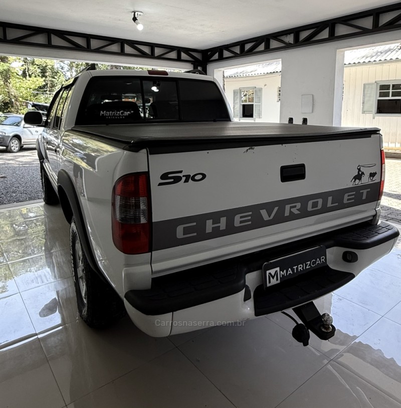 S10  - 2006 - CANELA