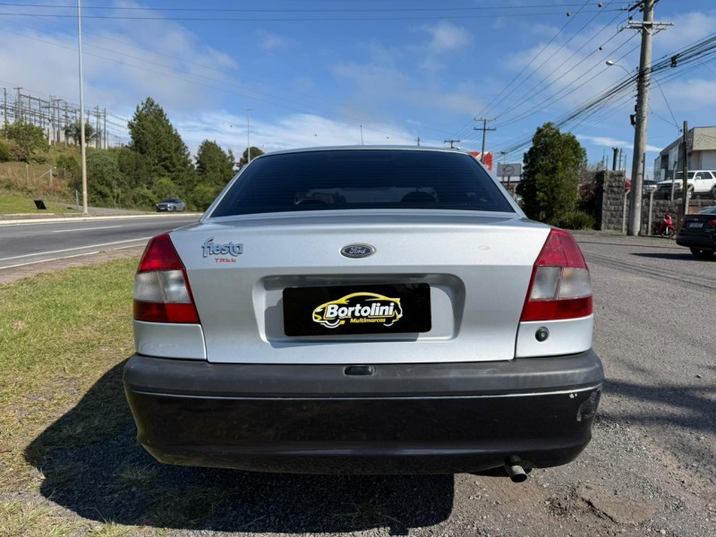 FIESTA 1.0 MPI STREET 8V GASOLINA 4P MANUAL - 2003 - FARROUPILHA