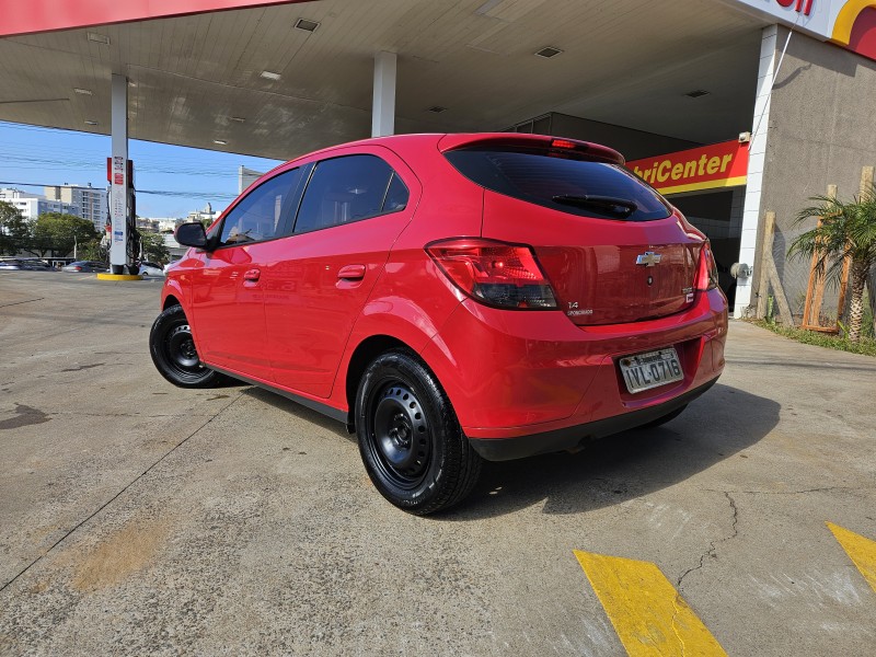 ONIX 1.4 MPFI LT 8V FLEX 4P MANUAL - 2014 - CAXIAS DO SUL