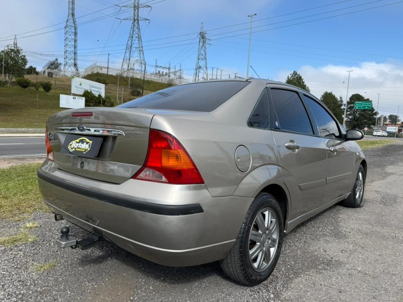 FOCUS 2.0 GLX SEDAN 16V GASOLINA 4P MANUAL - 2003 - FARROUPILHA