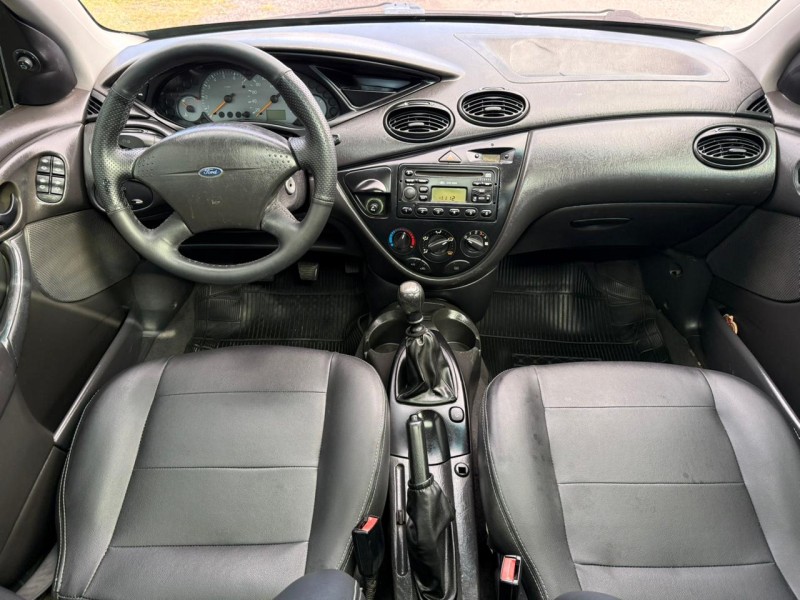 FOCUS 2.0 GLX SEDAN 16V GASOLINA 4P MANUAL - 2003 - FARROUPILHA