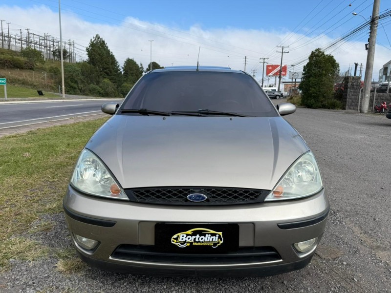 FOCUS 2.0 GLX SEDAN 16V GASOLINA 4P MANUAL - 2003 - FARROUPILHA
