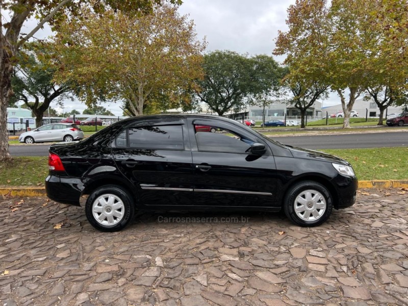 VOYAGE 1.6 MI TREND 8V FLEX 4P MANUAL - 2013 - DOIS IRMãOS