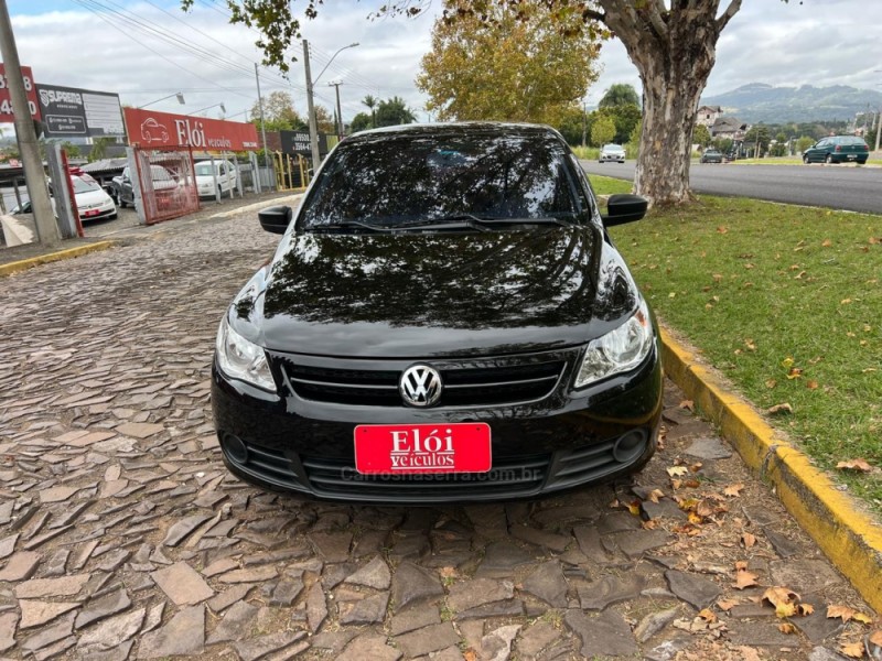 VOYAGE 1.6 MI TREND 8V FLEX 4P MANUAL - 2013 - DOIS IRMãOS