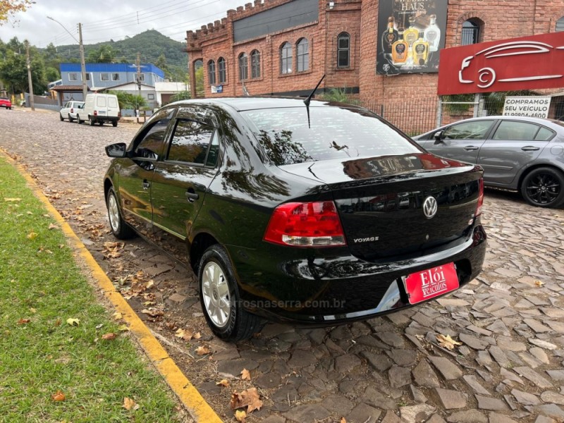 VOYAGE 1.6 MI TREND 8V FLEX 4P MANUAL - 2013 - DOIS IRMãOS