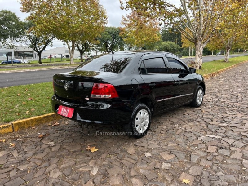 VOYAGE 1.6 MI TREND 8V FLEX 4P MANUAL - 2013 - DOIS IRMãOS