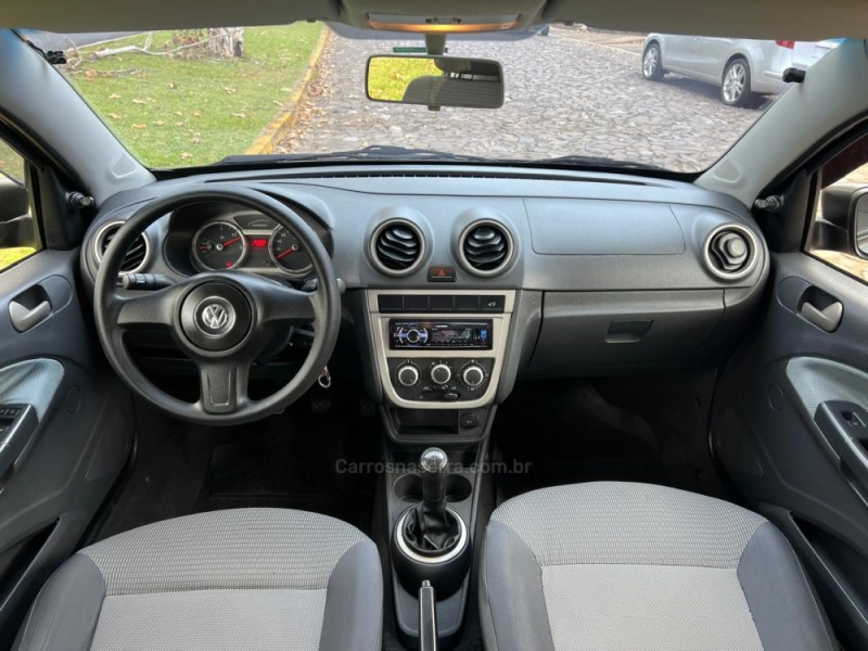 VOYAGE 1.6 MI TREND 8V FLEX 4P MANUAL - 2013 - DOIS IRMãOS
