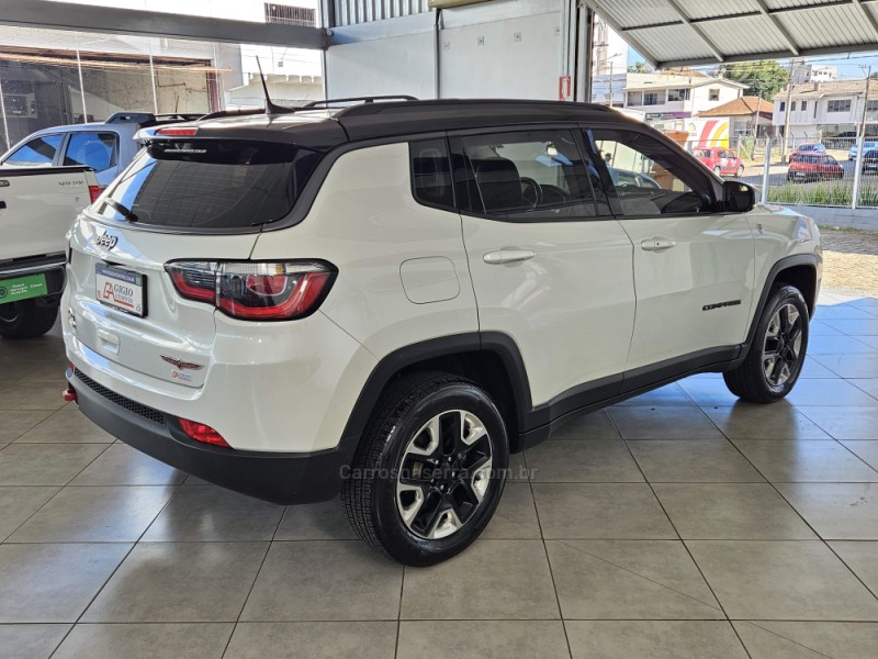 COMPASS 2.0 16V DIESEL TRAILHAWK 4X4 AUTOMÁTICO - 2017 - TAPEJARA