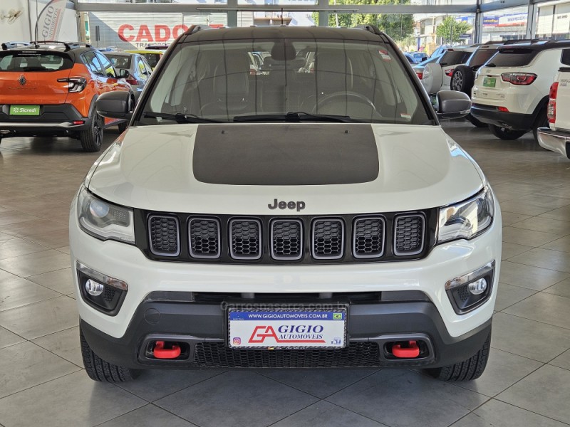 COMPASS 2.0 16V DIESEL TRAILHAWK 4X4 AUTOMÁTICO - 2017 - TAPEJARA
