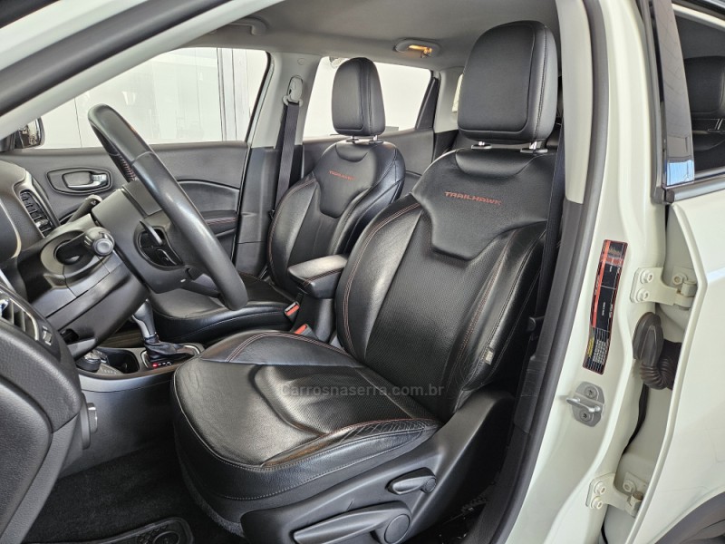 COMPASS 2.0 16V DIESEL TRAILHAWK 4X4 AUTOMÁTICO - 2017 - TAPEJARA