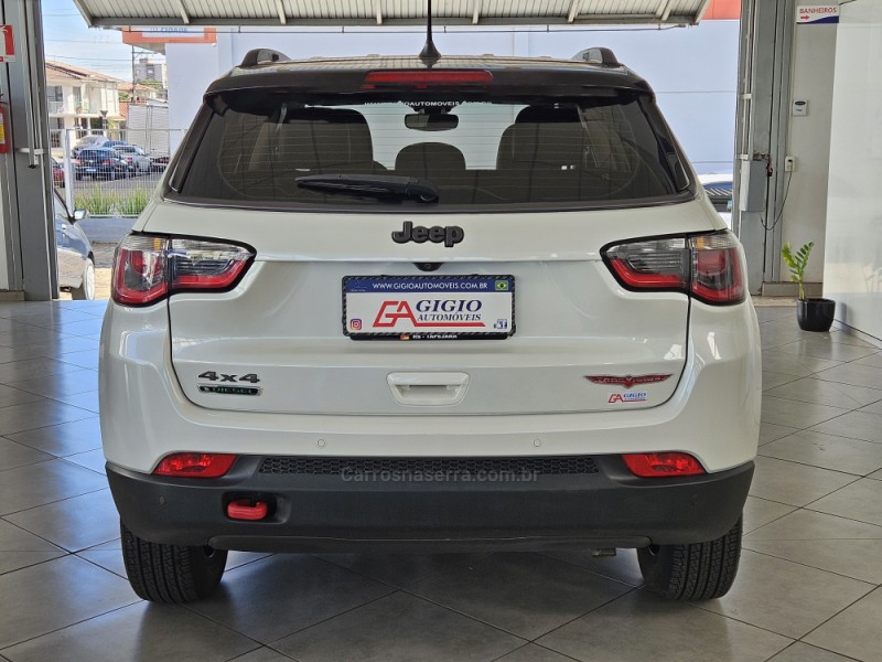 COMPASS 2.0 16V DIESEL TRAILHAWK 4X4 AUTOMÁTICO - 2017 - TAPEJARA