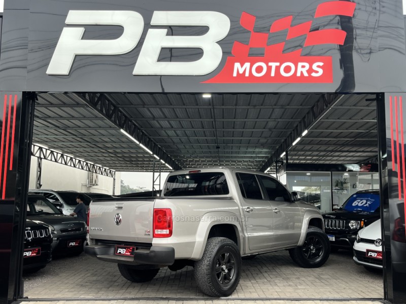 AMAROK 2.0 TRENDLINE 4X4 CD 16V TURBO INTERCOOLER DIESEL 4P MANUAL - 2011 - CAXIAS DO SUL