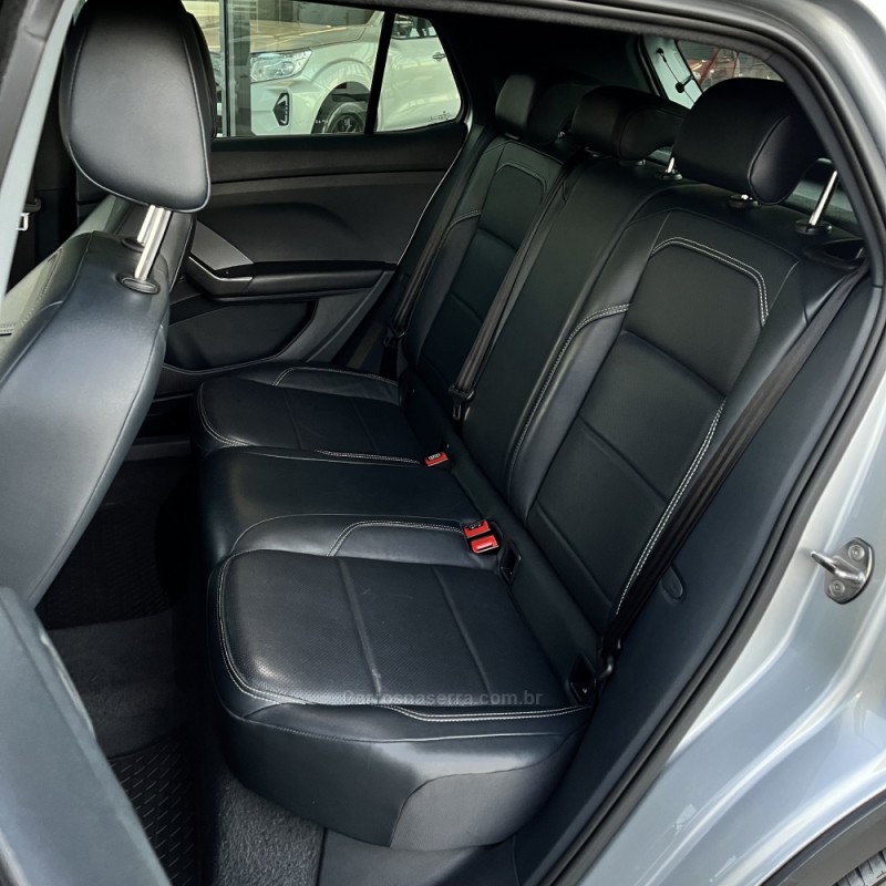 T-CROSS 1.0 COMFORTLINE TSI FLEX 4P AUTOMÁTICO - 2023 - VACARIA