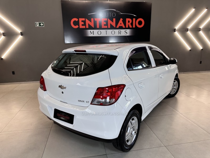 ONIX 1.0 MPFI LT 8V FLEX 4P MANUAL - 2014 - SAPIRANGA