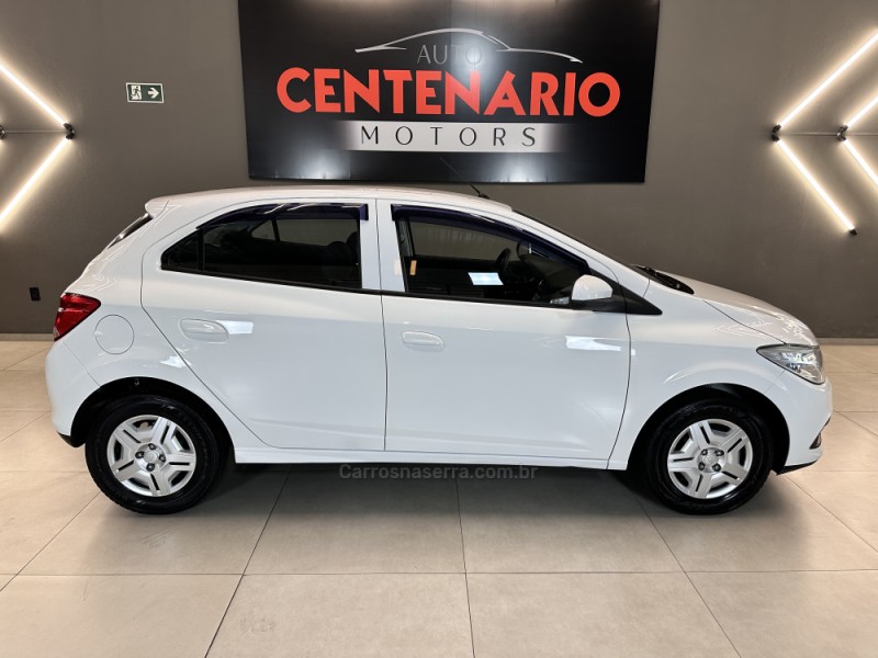 ONIX 1.0 MPFI LT 8V FLEX 4P MANUAL - 2014 - SAPIRANGA