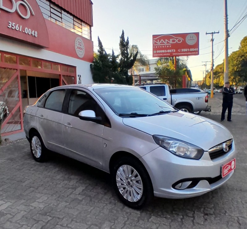 GRAND SIENA 1.6 MPI ESSENCE 16V FLEX 4P MANUAL - 2015 - ESTâNCIA VELHA
