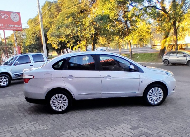 GRAND SIENA 1.6 MPI ESSENCE 16V FLEX 4P MANUAL - 2015 - ESTâNCIA VELHA