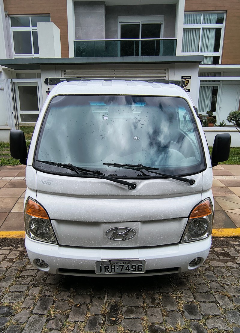HR 2.5 TCI HD LONGO COM CAÇAMBA 4X2 8V 97CV TURBO INTERCOOLER DIESEL 2P MANUAL - 2011 - FARROUPILHA