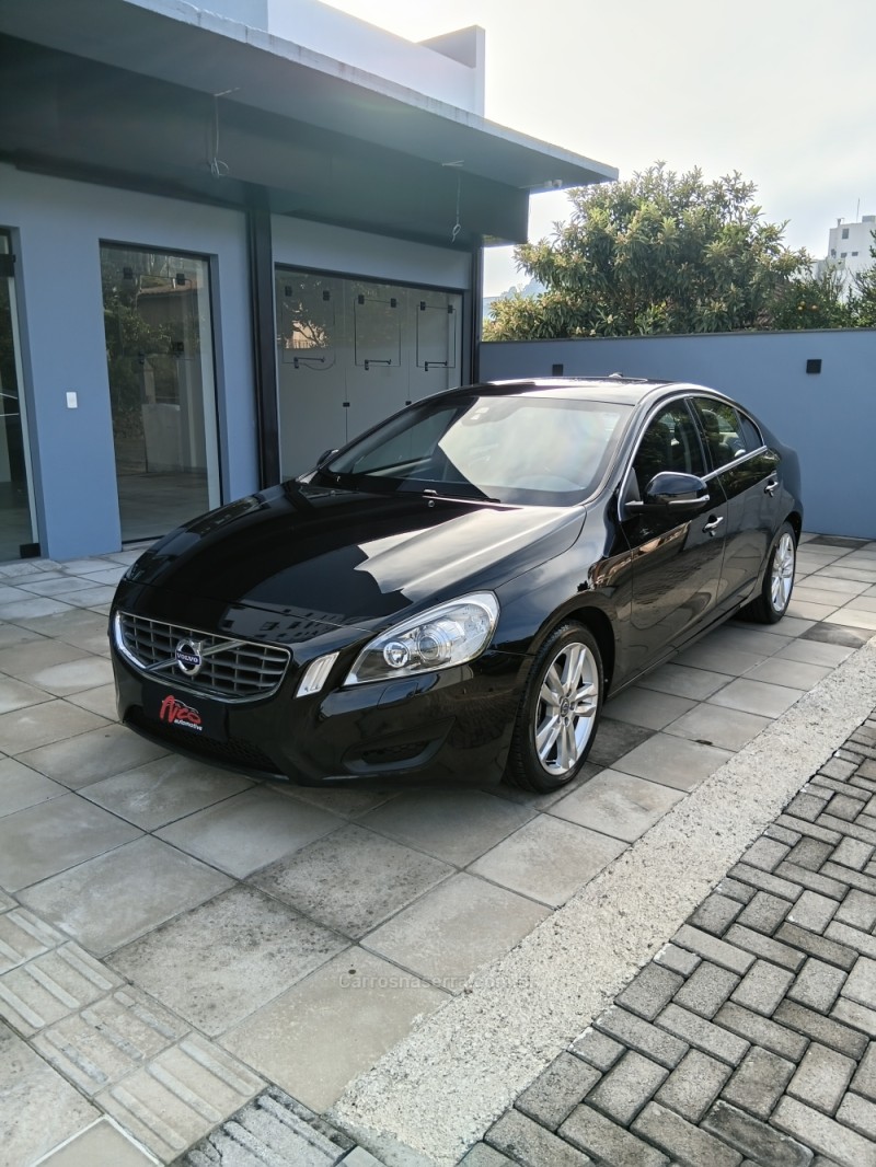 s60 2.0 t5 kinetic 16v turbo gasolina 4p automatico 2012 bento goncalves