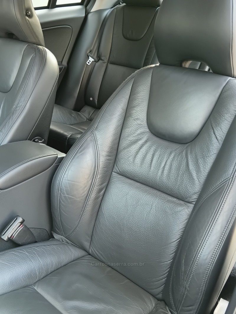 S60 2.0 T5 KINETIC 16V TURBO GASOLINA 4P AUTOMÁTICO - 2012 - BENTO GONçALVES