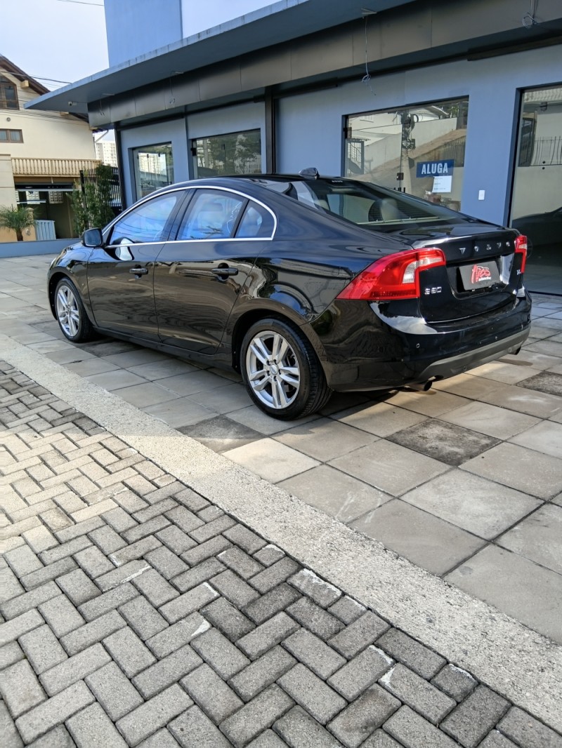 S60 2.0 T5 KINETIC 16V TURBO GASOLINA 4P AUTOMÁTICO - 2012 - BENTO GONçALVES