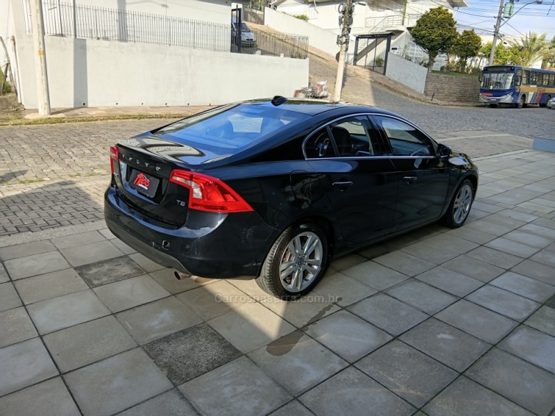 S60 2.0 T5 KINETIC 16V TURBO GASOLINA 4P AUTOMÁTICO - 2012 - BENTO GONçALVES