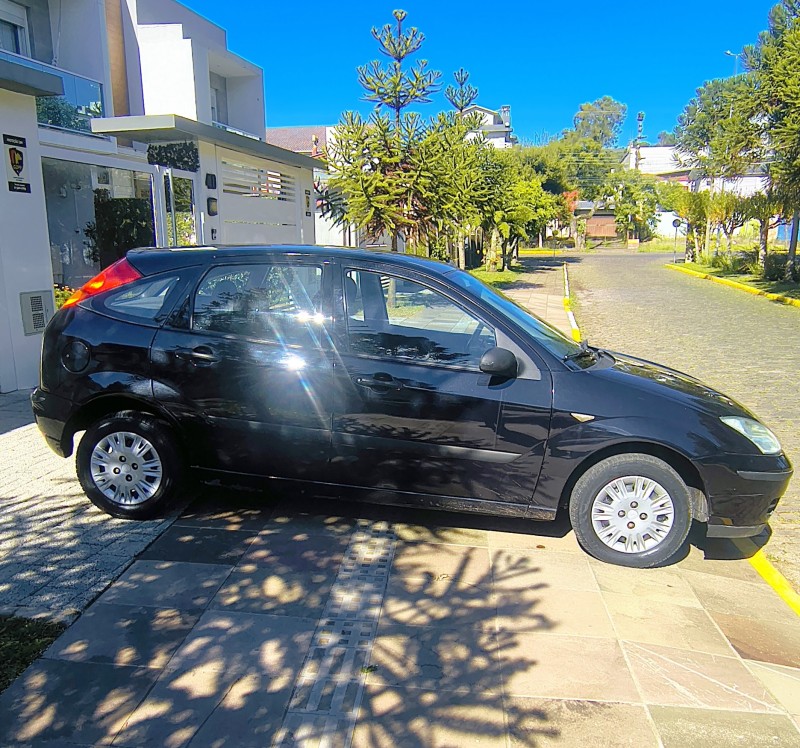 FOCUS 1.6 GLX 8V FLEX 4P MANUAL - 2009 - FARROUPILHA