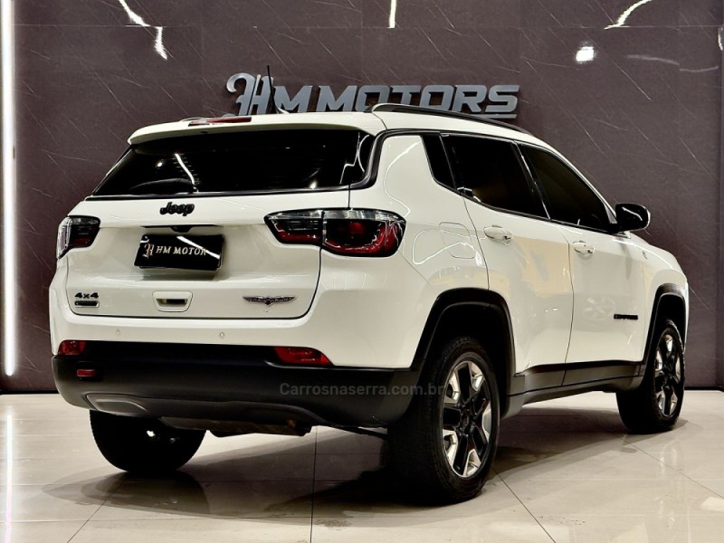 COMPASS 2.0 16V DIESEL TRAILHAWK 4X4 AUTOMÁTICO - 2017 - CAXIAS DO SUL