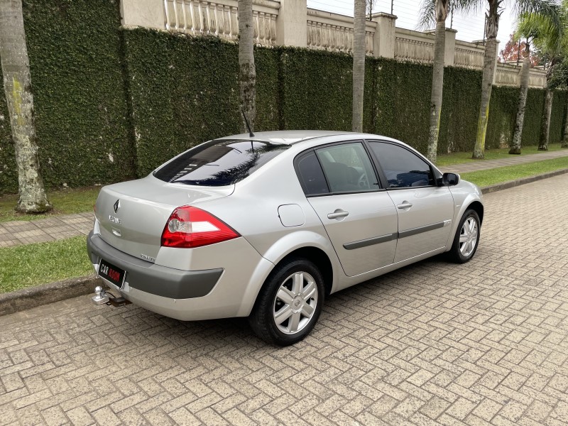 MÉGANE 2.0 DYNAMIQUE SEDAN 16V GASOLINA 4P AUTOMÁTICO - 2009 - CAXIAS DO SUL