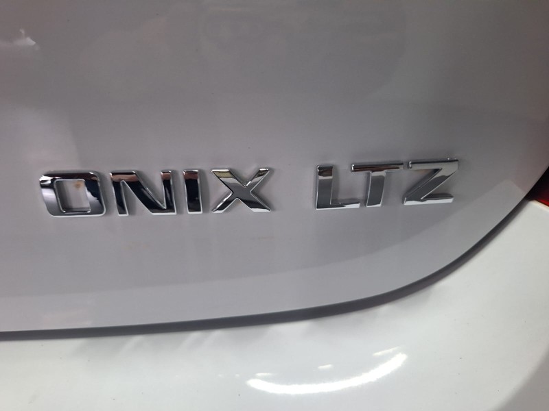 ONIX 1.4 MPFI LTZ 8V FLEX 4P MANUAL - 2016 - CAXIAS DO SUL