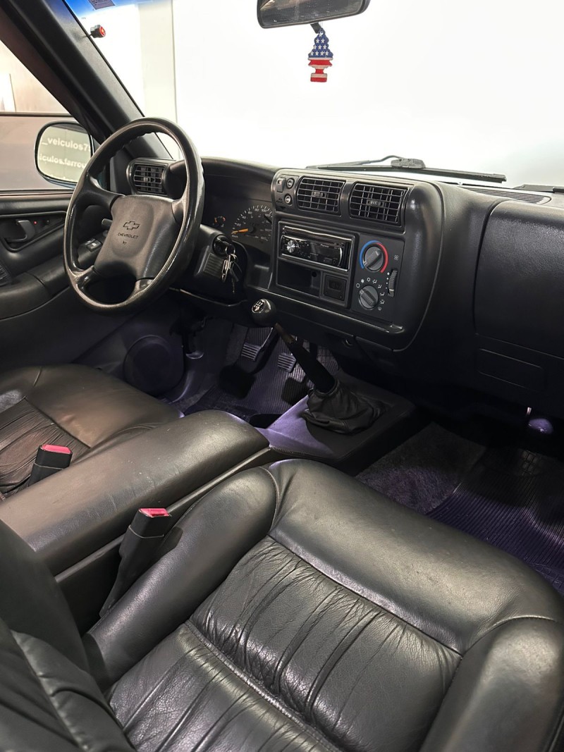 S10 2.5 DELUXE 4X4 CD 8V DIESEL 4P MANUAL - 2000 - FARROUPILHA