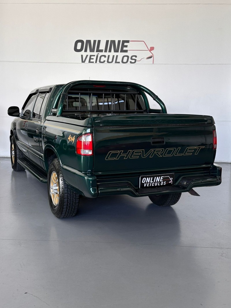 S10 2.5 DELUXE 4X4 CD 8V DIESEL 4P MANUAL - 2000 - FARROUPILHA