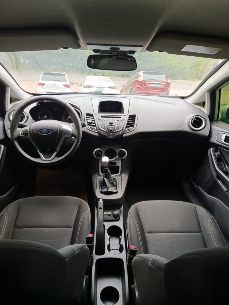 FIESTA 1.6 SE HATCH 16V FLEX 4P MANUAL - 2016 - VALE REAL