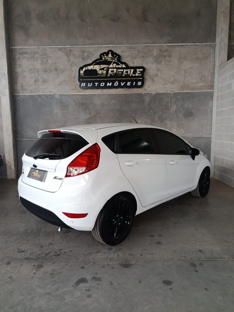 FIESTA 1.6 SE HATCH 16V FLEX 4P MANUAL - 2016 - VALE REAL