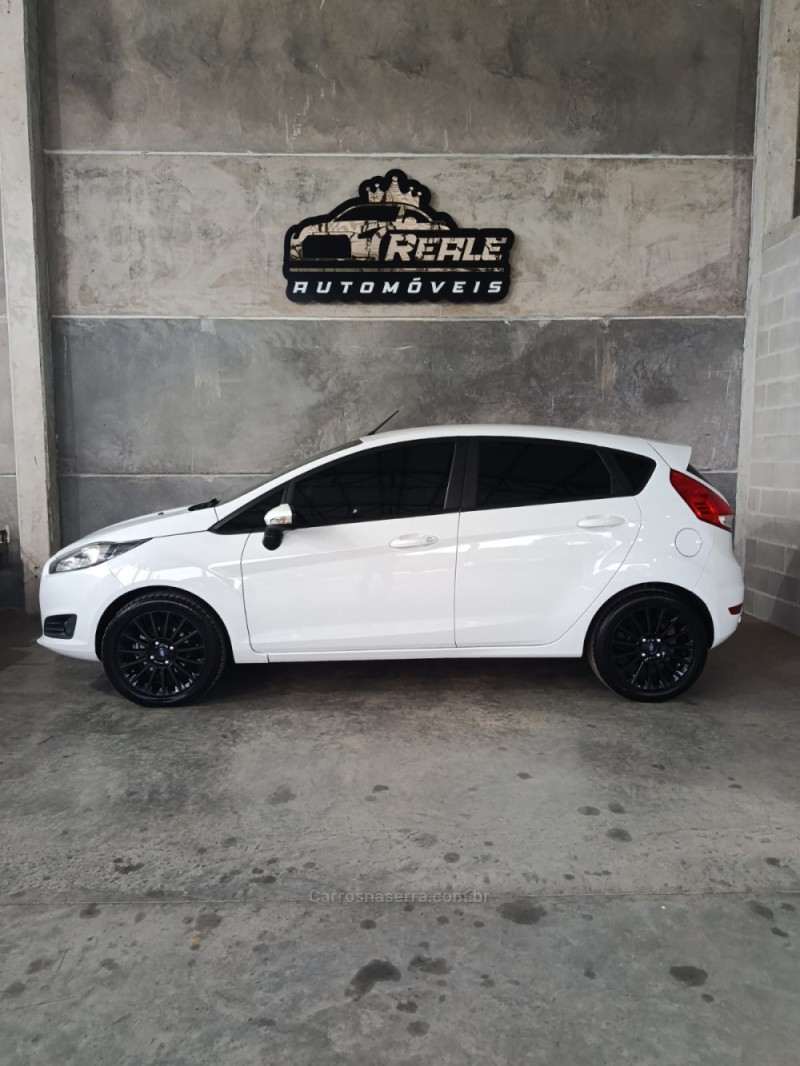 FIESTA 1.6 SE HATCH 16V FLEX 4P MANUAL - 2016 - VALE REAL