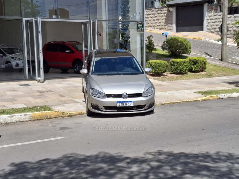 GOLF 1.0 TSI COMFORTLINE 12V TOTAL FLEX 4P MANUAL - 2017 - FARROUPILHA